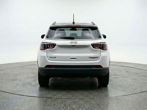 Used 2025 Jeep Compass Trailhawk AWD/4WD image 7