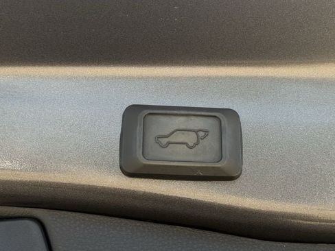 Used 2022 Toyota RAV4 XLE Premium FWD image 34