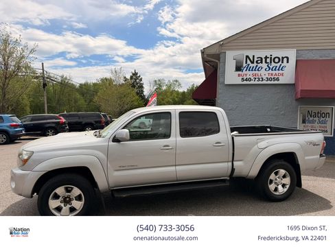 Used 2011 Toyota Tacoma PreRunner w/ TRD Sport Pkg RWD image 3