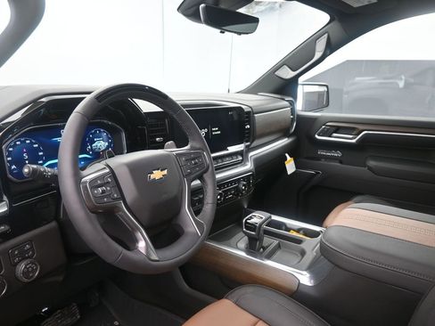 New 2026 Chevrolet Silverado 1500 High Country AWD/4WD image 24