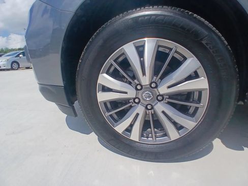 Used 2020 Nissan Pathfinder SL FWD image 8