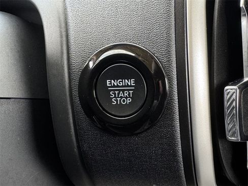 Used 2025 Ford Expedition Active image 18