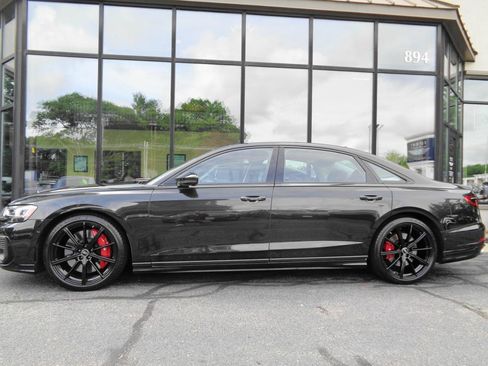 Used 2022 Audi S8 AWD/4WD image 8