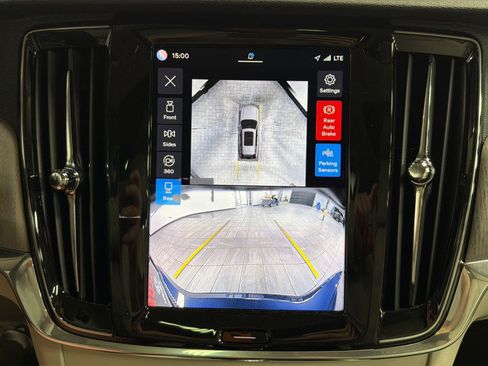 Used 2025 Volvo V90 B6 Cross Country Plus w/ Climate Package AWD/4WD image 28