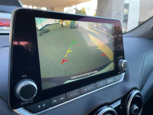 Used 2025 Nissan Sentra SV image 17