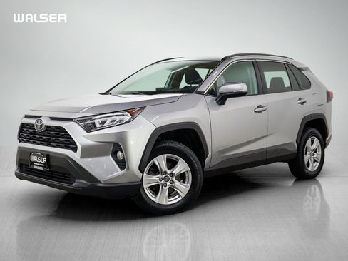 Used 2019 Toyota RAV4 XLE AWD/4WD image 1