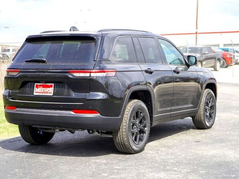 New 2026 Jeep Grand Cherokee Altitude RWD image 6