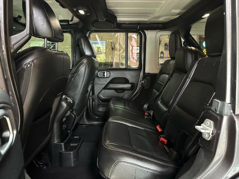 Used 2018 Jeep Wrangler Unlimited Sahara AWD/4WD image 25