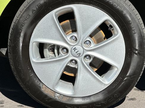 Used 2016 Kia Soul FWD image 31