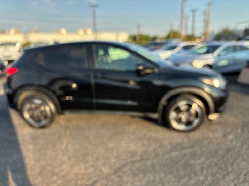 Used 2018 Honda HR-V EX image 4