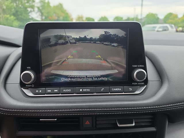 Used 2025 Nissan Rogue SV AWD/4WD image 18