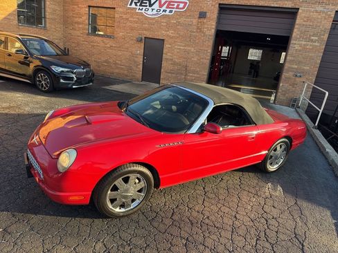 Used 2002 Ford Thunderbird image 21