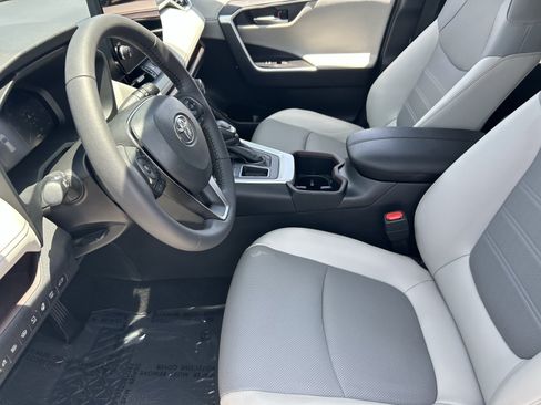 Used 2025 Toyota RAV4 Limited w/ Advanced Technology Package FWD image 29
