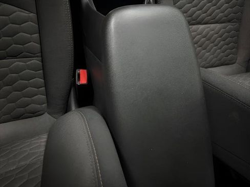 Used 2019 Chevrolet Equinox LT FWD image 16