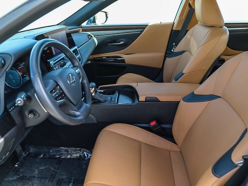 Used 2024 Lexus ES 350 w/ Premium Package image 17