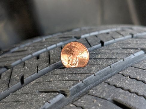 Certified 2019 Jeep Cherokee Latitude w/ Cold Weather Group image 28