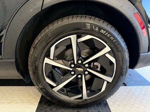 New 2026 Chevrolet Equinox EV LT image 11