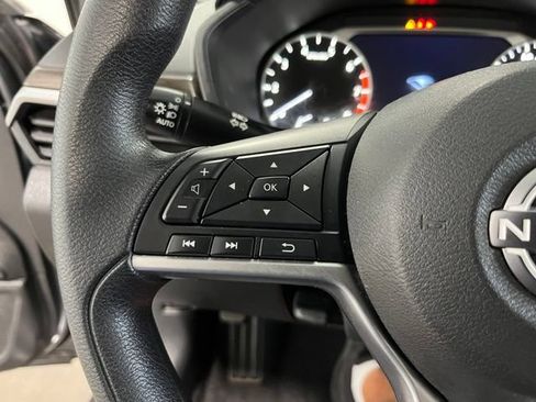 Used 2024 Nissan Altima 2.5 SV FWD image 25