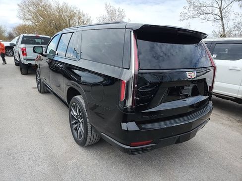 Used 2022 Cadillac Escalade ESV Sport w/ Touring Package AWD/4WD image 6