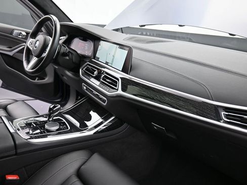 Used 2022 BMW X7 xDrive40i w/ M Sport Package AWD/4WD image 21