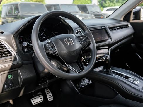 Used 2018 Honda HR-V EX image 12