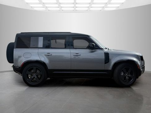 Used 2022 Land Rover Defender 110 X-Dynamic HSE AWD/4WD image 4