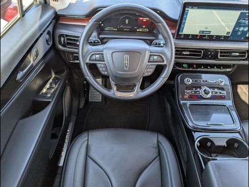 Used 2023 Lincoln Nautilus Reserve w/ Equipment Group 201A image 8