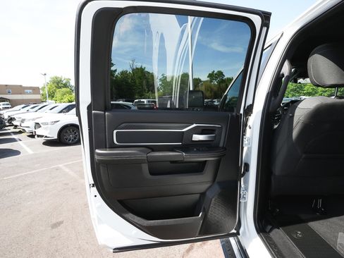 Used 2026 RAM 2500 Big Horn AWD/4WD image 10