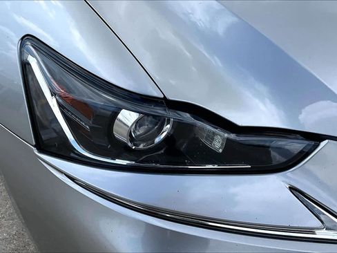 Used 2018 Lexus IS 300 AWD w/ Premium Package image 28