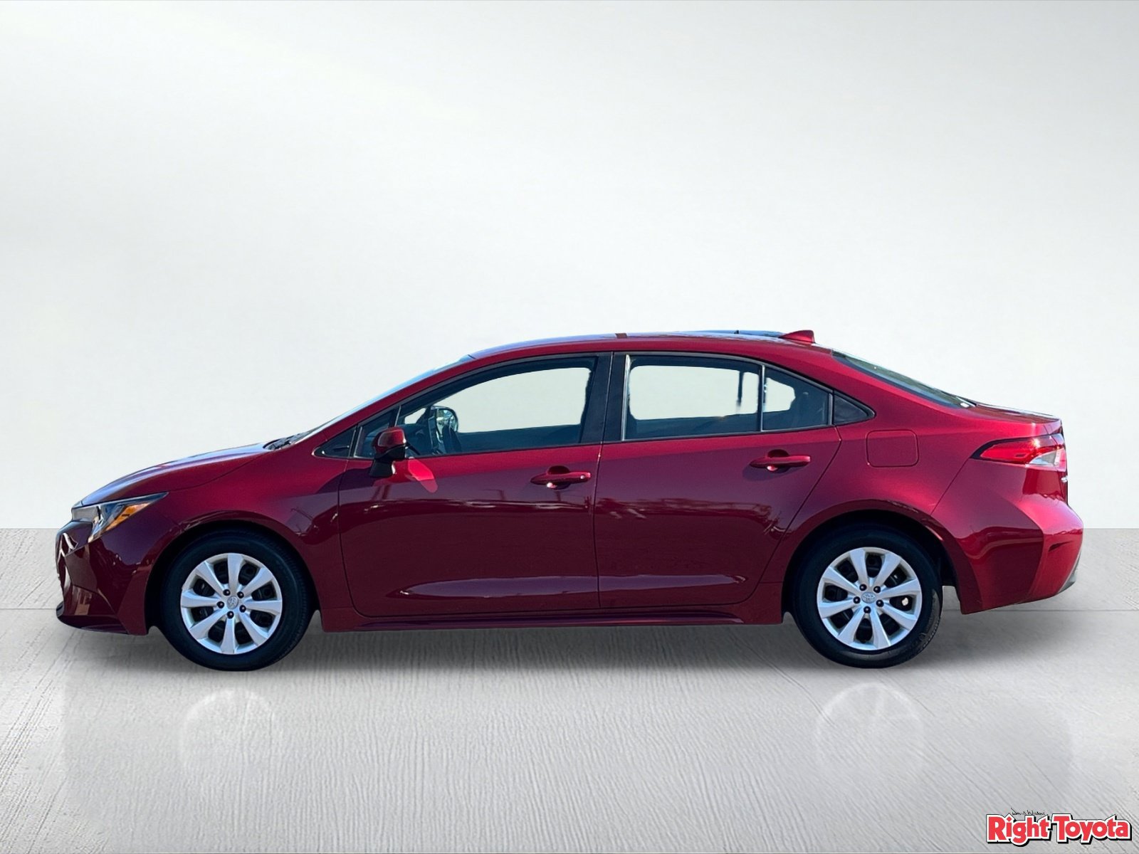 Certified 2025 Toyota Corolla LE FWD image 4