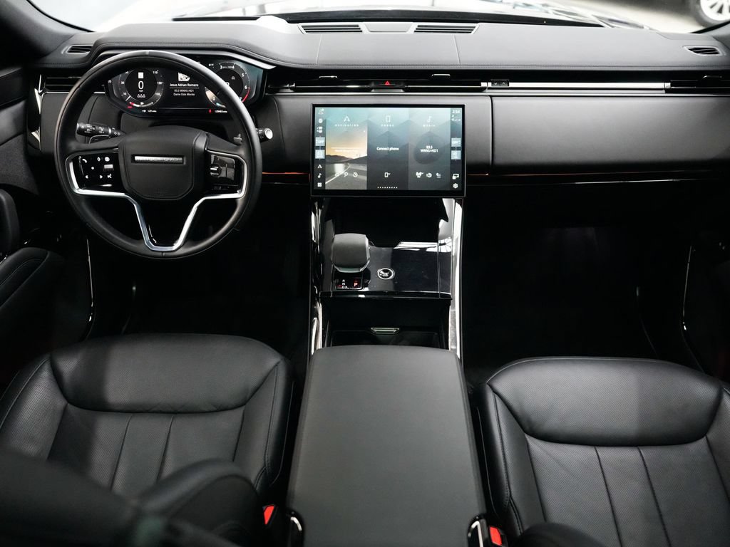 Used 2024 Land Rover Range Rover Sport SE AWD/4WD image 31