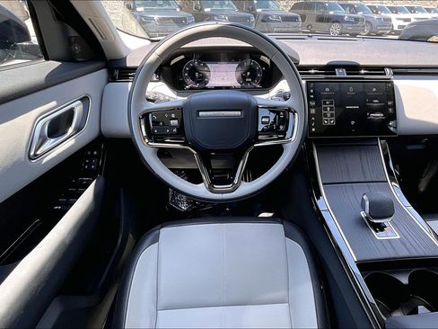 Used 2025 Land Rover Range Rover Velar Dynamic SE AWD/4WD image 5