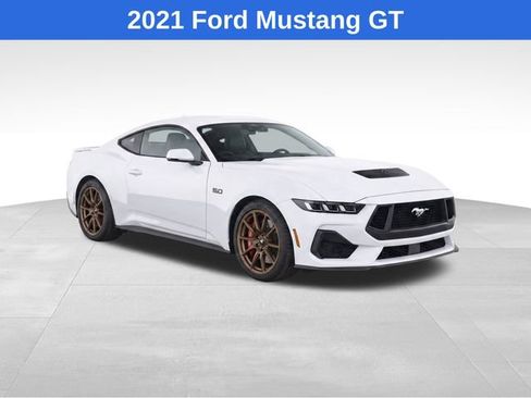 Used 2021 Ford Mustang GT w/ Equipment Group 301A RWD image 2
