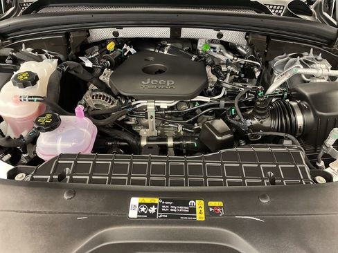 New 2026 Jeep Grand Cherokee Altitude AWD/4WD image 18
