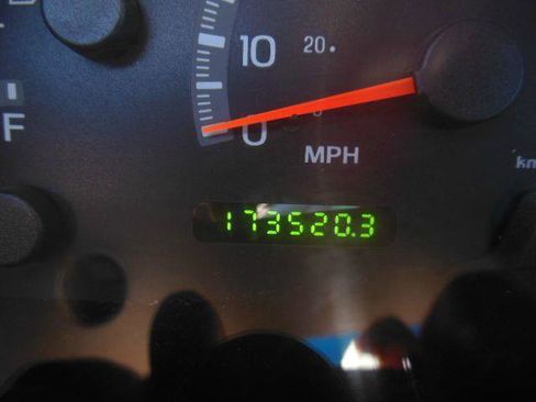 Used 1999 Ford Expedition XLT image 6