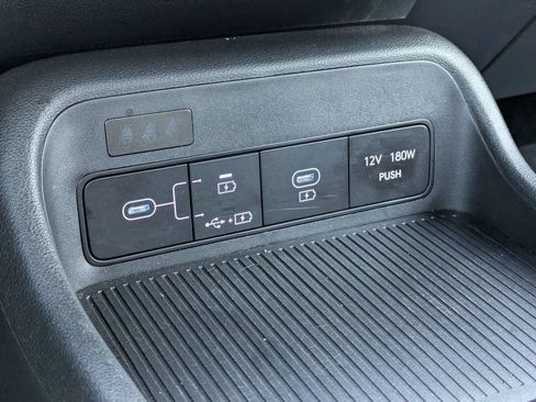 Used 2025 Hyundai Kona SEL FWD image 21