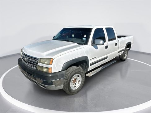 Used 2005 Chevrolet Silverado 2500 W/T image 1