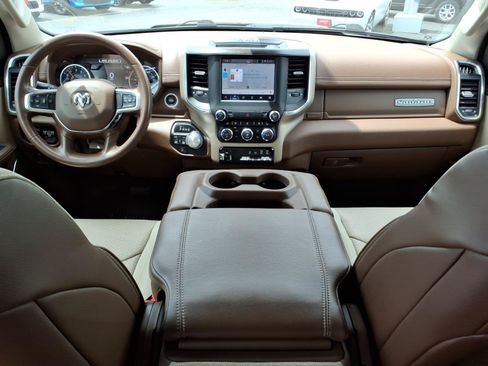 Used 2022 RAM 1500 Laramie AWD/4WD image 12