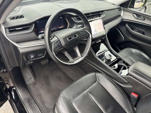 Used 2022 Jeep Grand Cherokee L Limited w/ Black Appearance Package RWD image 18