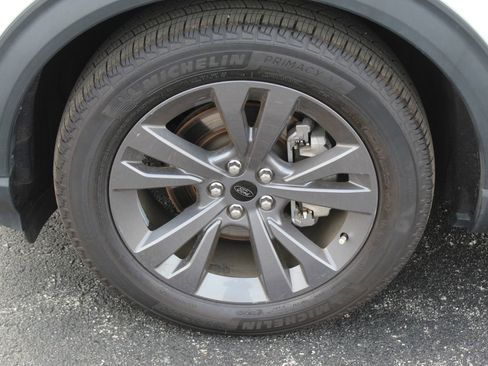Used 2023 Ford Explorer XLT w/ Equipment Group 202A RWD image 2