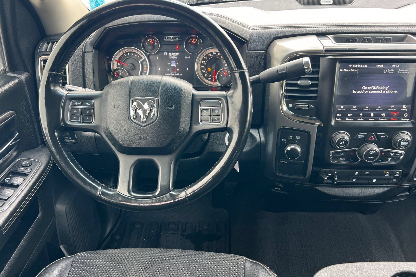 Used 2018 RAM 2500 Big Horn w/ Sport Appearance Group AWD/4WD image 11