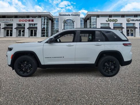 New 2026 Jeep Grand Cherokee Altitude AWD/4WD image 5