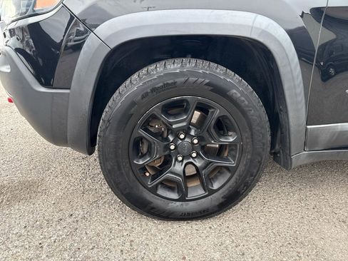 Used 2019 Jeep Cherokee Trailhawk w/ Comfort/Convenience Group image 30