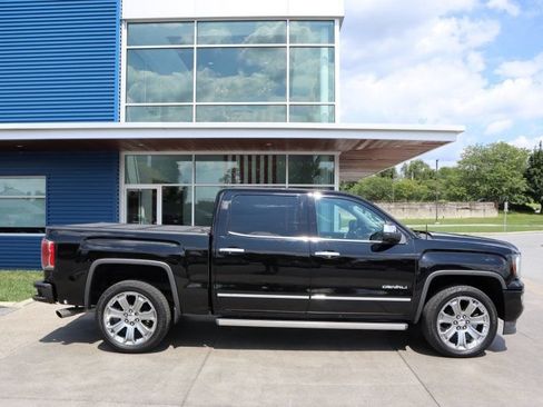 Used 2018 GMC Sierra 1500 Denali w/ Denali Ultimate Package AWD/4WD image 2