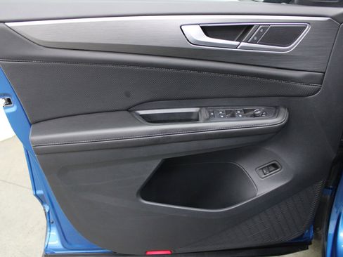 Used 2024 Volkswagen Atlas Cross Sport SE image 12