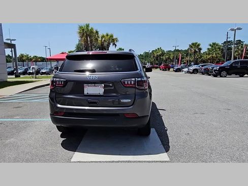 Used 2022 Jeep Compass Latitude image 29