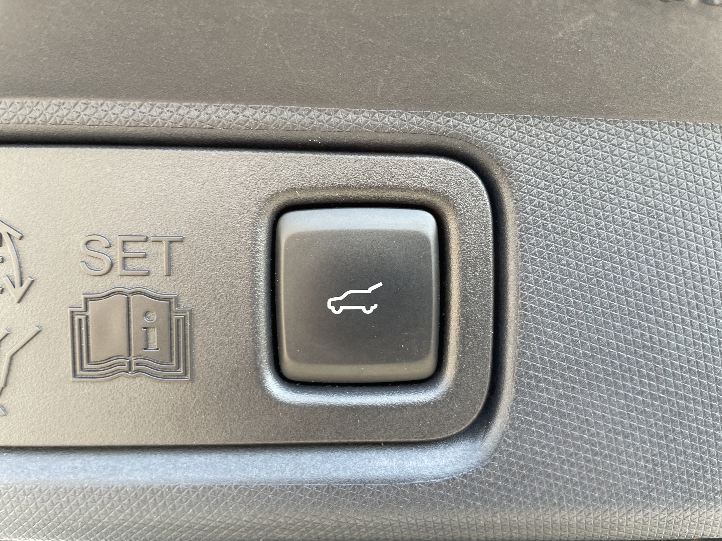 Used 2022 Ford Mustang Mach-E Premium AWD/4WD image 35