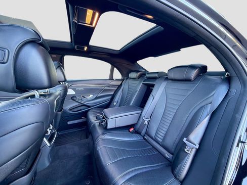 Used 2019 Mercedes-Benz S 560 4MATIC Sedan image 7
