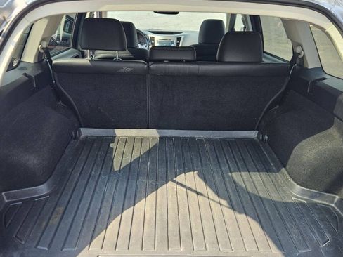 Used 2011 Subaru Outback 2.5i Limited w/ PWR Moonroof Pkg AWD/4WD image 13