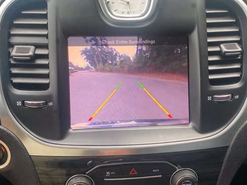 Used 2016 Chrysler 300 Limited RWD image 30